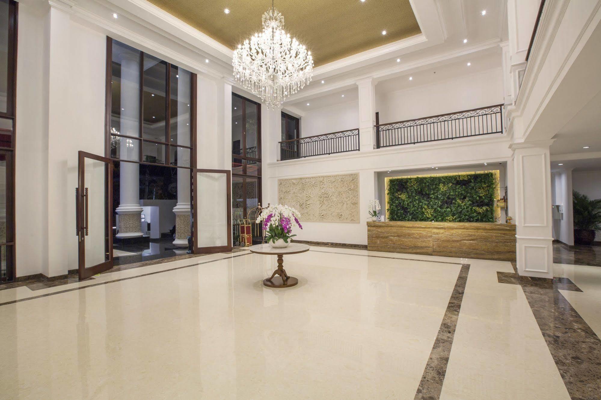 Grand Palace Hotel Sanur - Bali Buitenkant foto